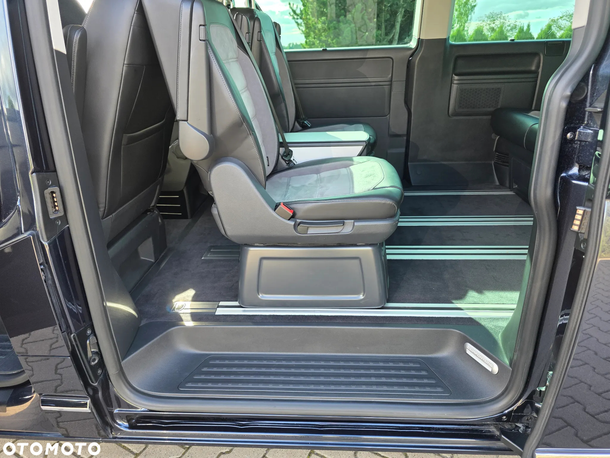 Volkswagen Multivan - 14