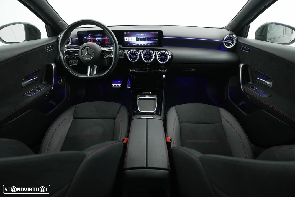 Mercedes-Benz A 250 Limousine e AMG Line - 13