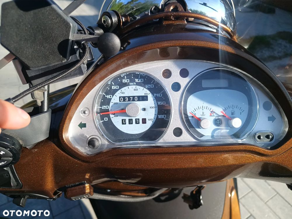 Piaggio Beverly - 12