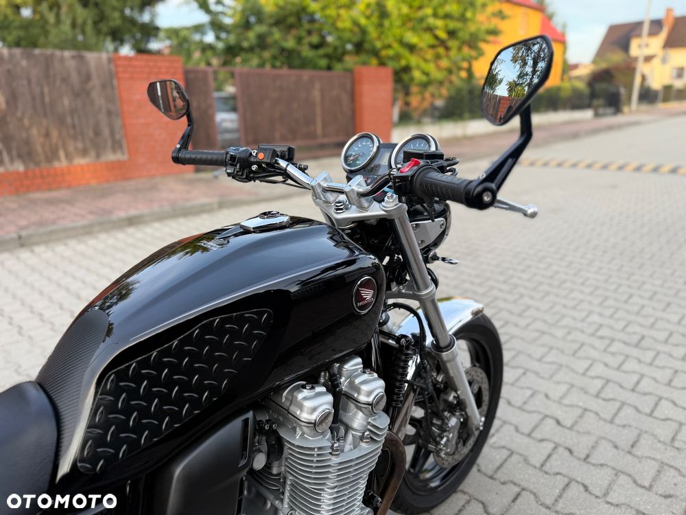 Honda CB - 11