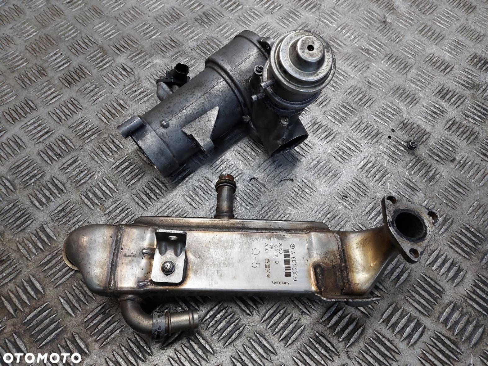 CHŁODNICZKA SPALIN EGR + ZAWÓR MERCEDES W220 S320 3.2 CDI 6130980117 - 1