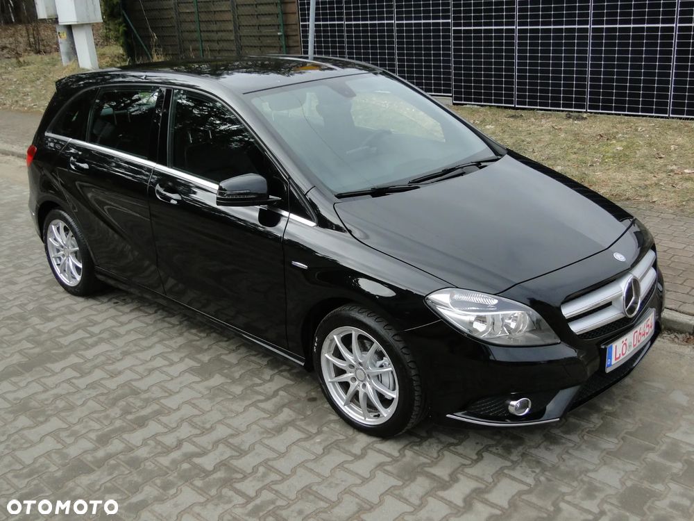 Mercedes-Benz Klasa B 180 UrbanStyle Edition - 3