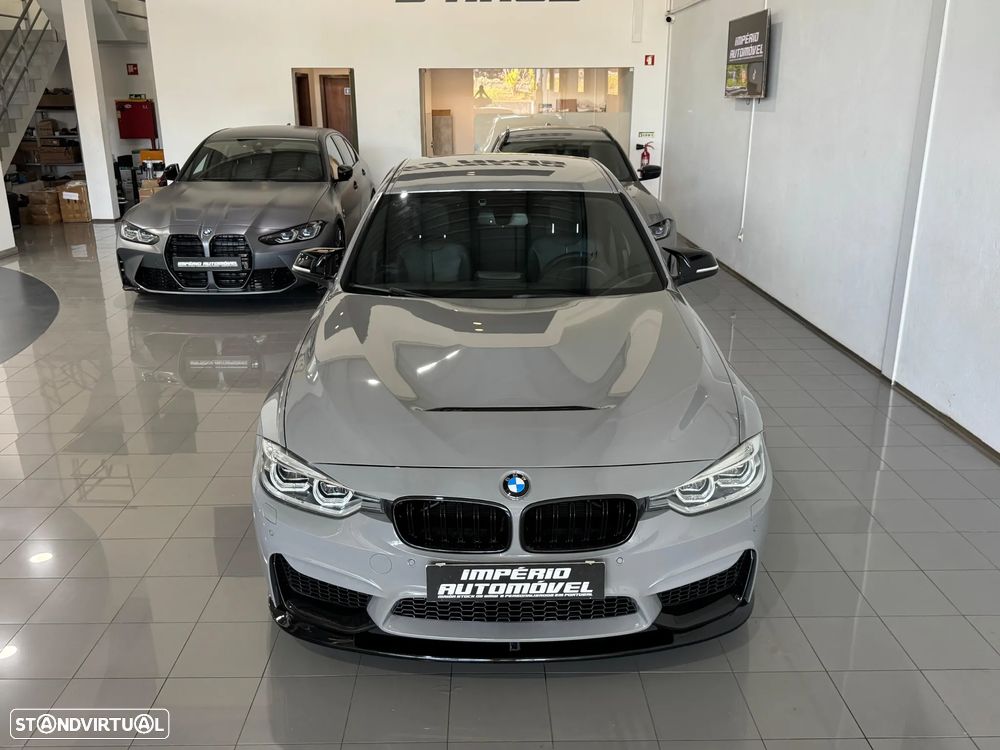 BMW 330 i Pack M Auto - 4