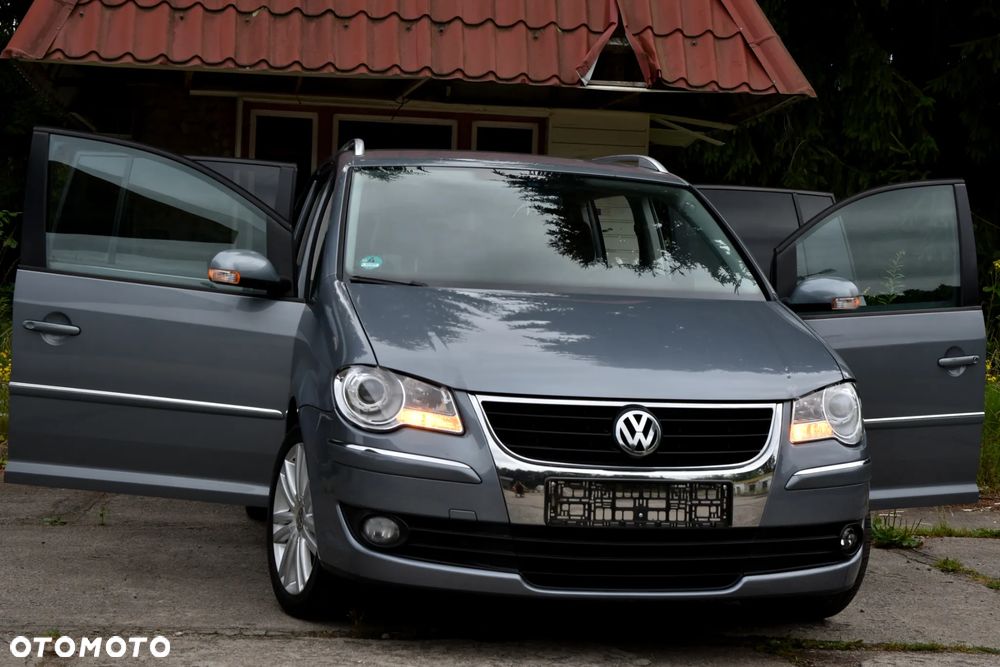 Volkswagen Touran 1.4 TSI DSG Conceptline - 11