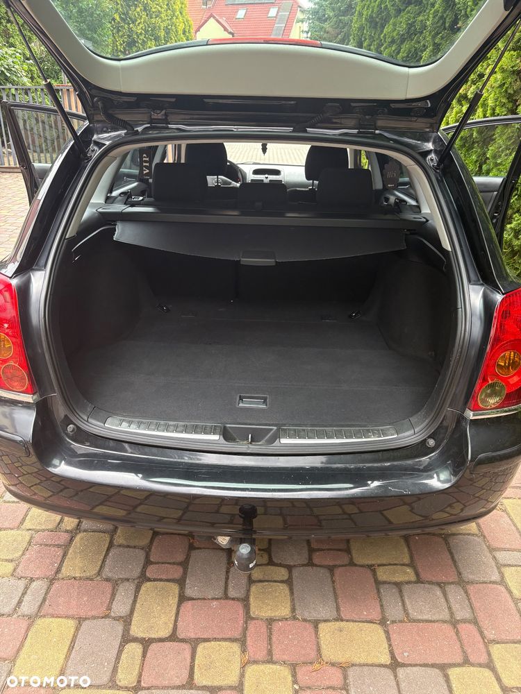 Toyota Avensis 1.8 VVT-i Terra - 12