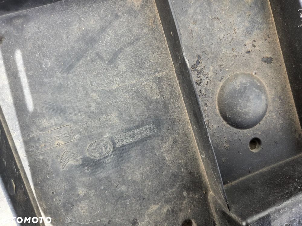 Osłona dolna pod zderzak Peugeot Expert III Citroen Jumpy III Toyota Proace III - 13