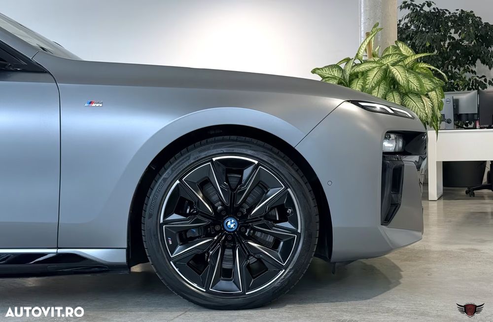 BMW i7 xDrive60 - 24