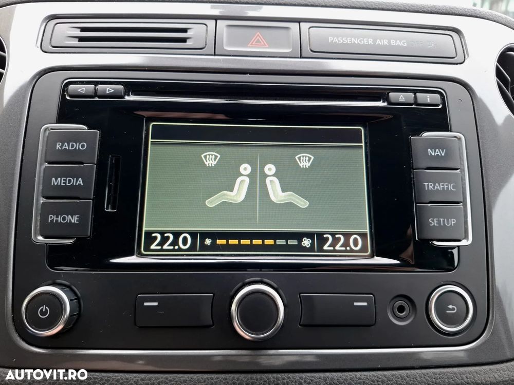 Volkswagen Tiguan 2.0 TDI DPF BlueMotion Technology Exclusive - 16