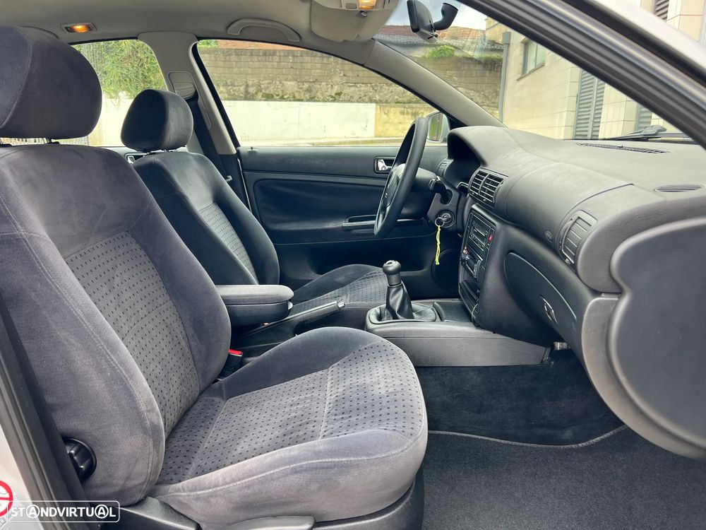 VW Passat 1.9 TDi Confortline - 17