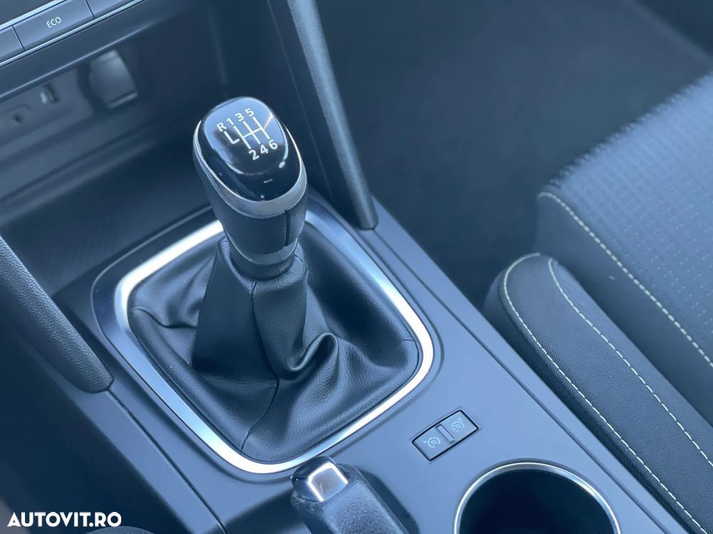 Renault Megane BLUE dCi 115 BUSINESS EDITION - 14