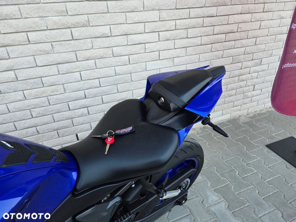 Yamaha R7 - 16