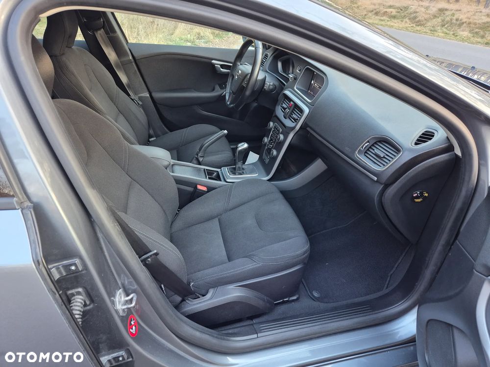 Volvo V40 T2 Inscription - 17