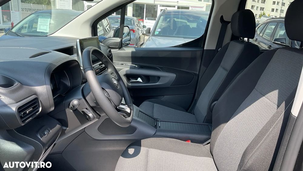Toyota Proace 136 CP 50 kWh L2 6+1 Family+ - 13