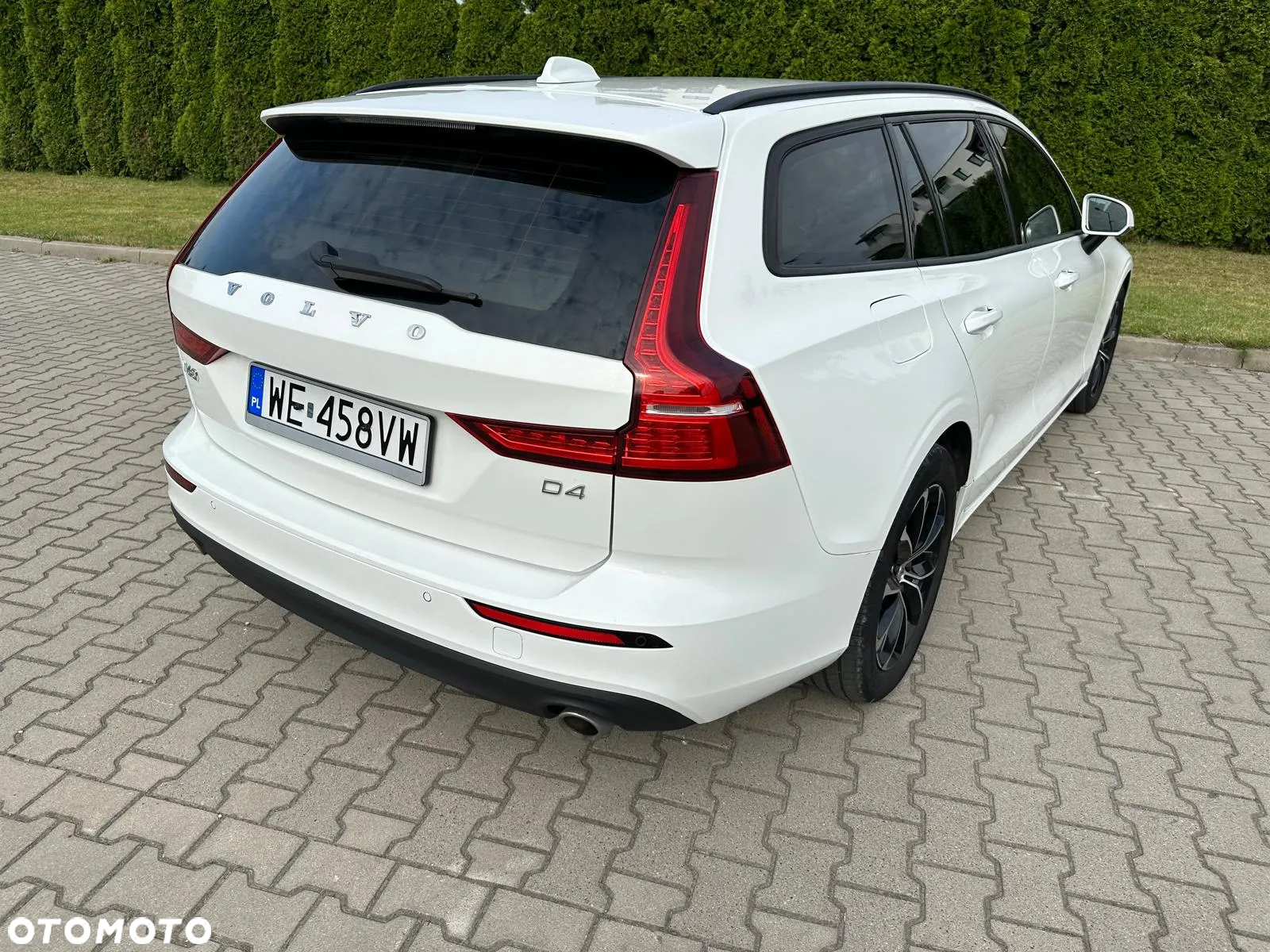 Volvo V60 D4 Momentum Pro - 4