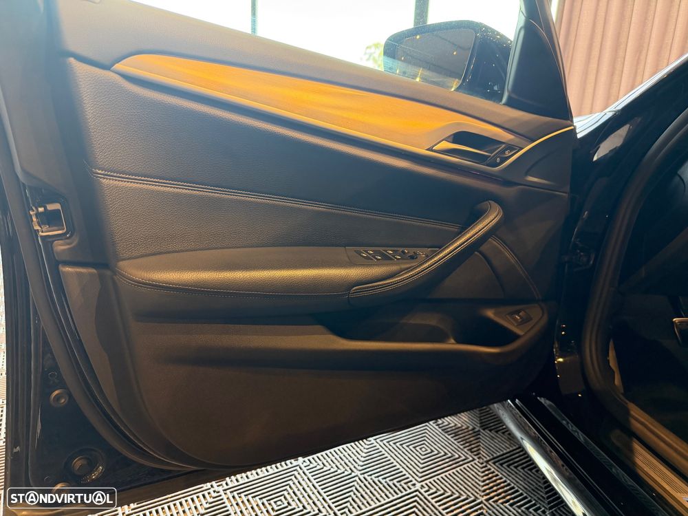 BMW 520 d Pack Desportivo M Auto - 18