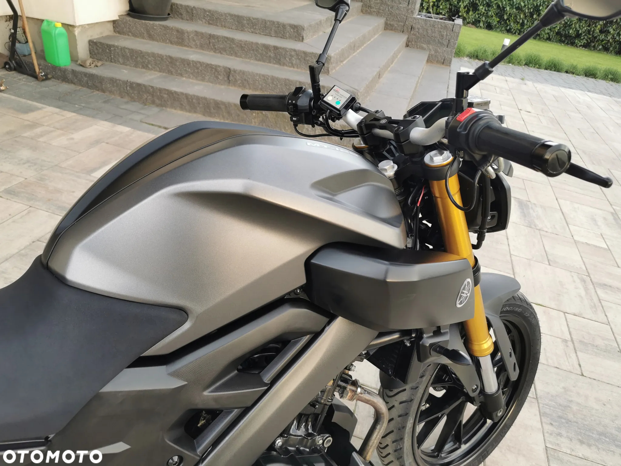 Yamaha MT - 22