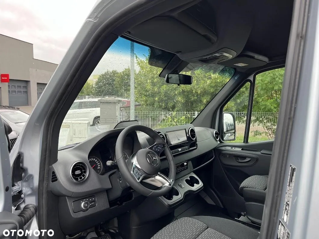 Mercedes-Benz Sprinter - 7