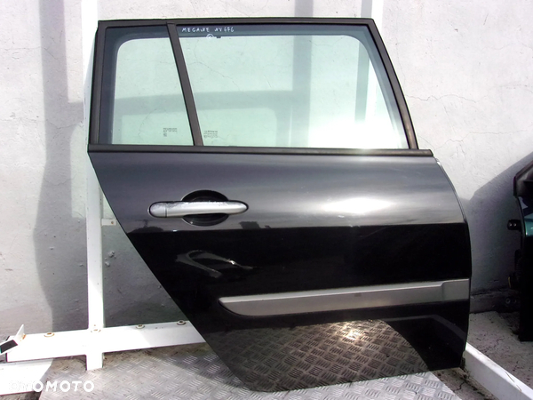 Renault Megane II KOMBI drzwi prawy tył NV676