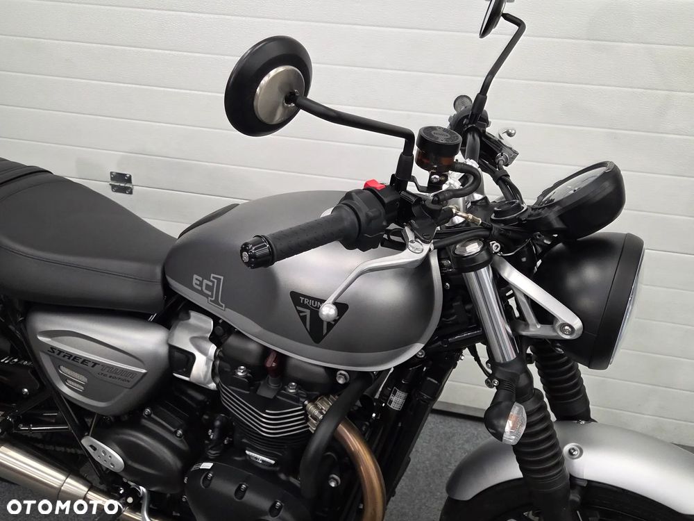 Triumph Street Twin - 18