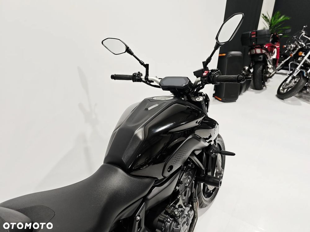 Yamaha MT - 12