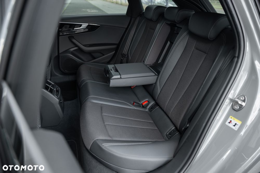 Audi A4 Avant 35 TFSI S tronic S line - 35