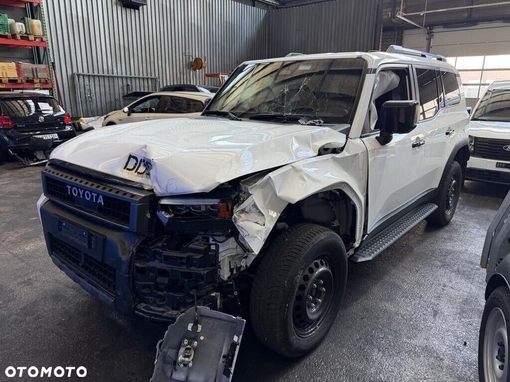 Toyota Land Cruiser - 3