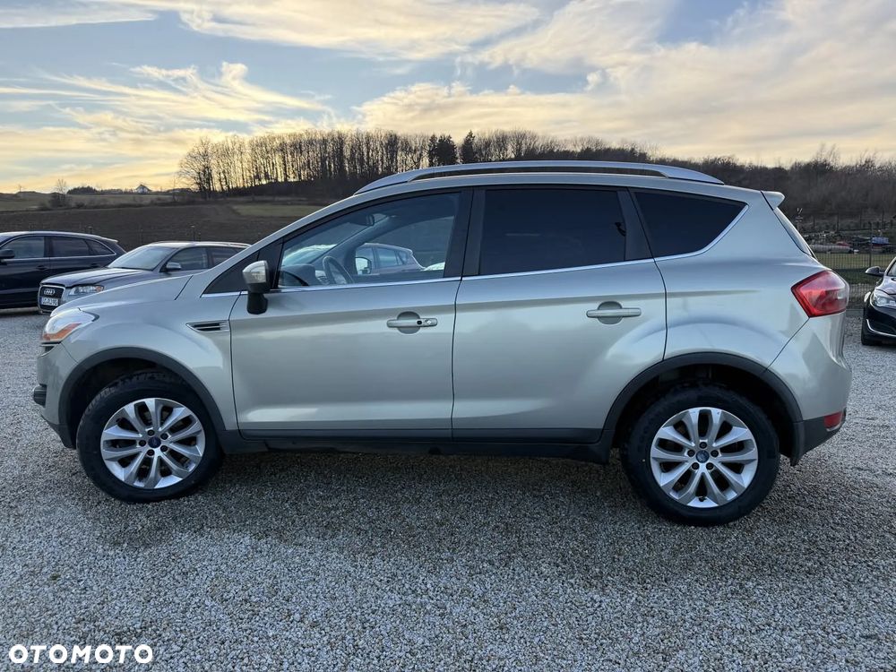 Ford Kuga 2.0 TDCi 2x4 Titanium - 9