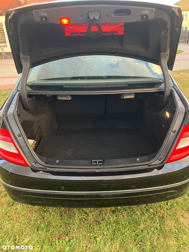 Mercedes-Benz Klasa C 180 K BlueEff Avantgarde - 9