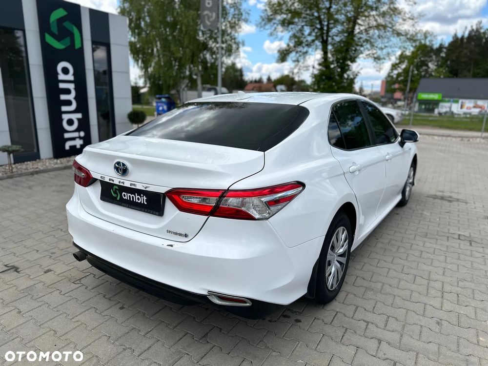 Toyota Camry - 10