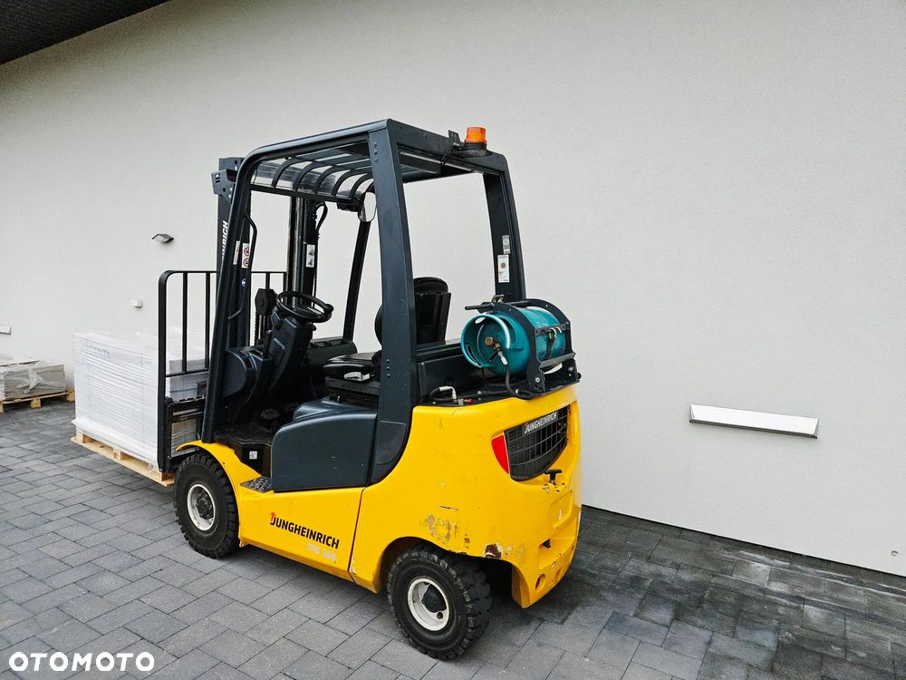 Jungheinrich TFG 316 1600 kg-3,3m-gaz-wolny skok-przesuw boczny UDT 2026 - 9