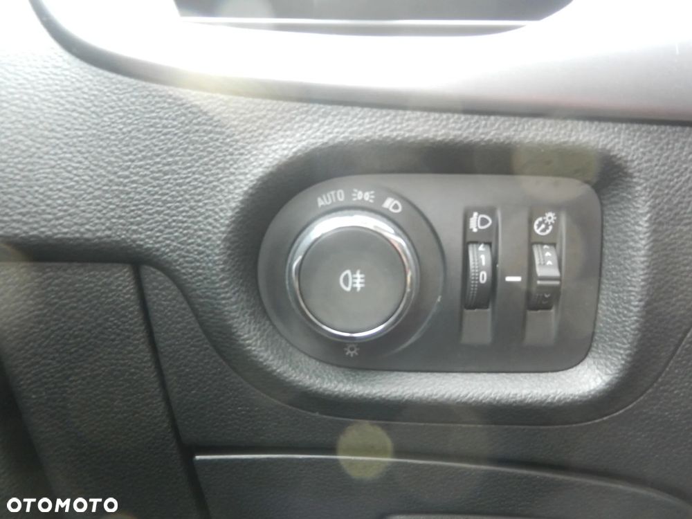 Opel Astra 1.5 CDTI Edition S&S - 25