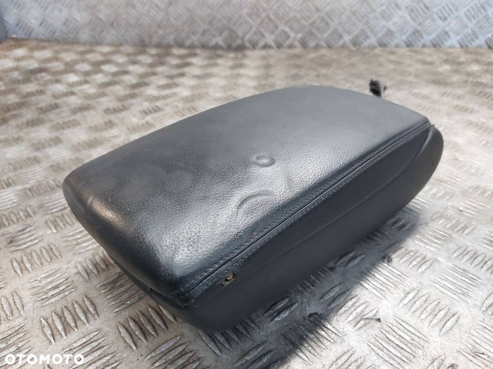 PODŁOKIETNIK AUDI A6 C6 - 2