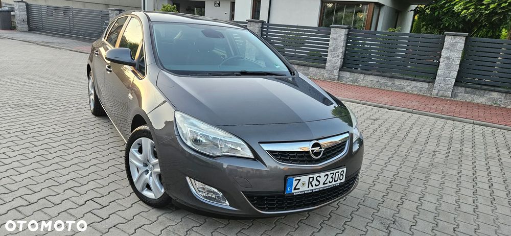 Opel Astra 1.4 Turbo Color Edition - 11