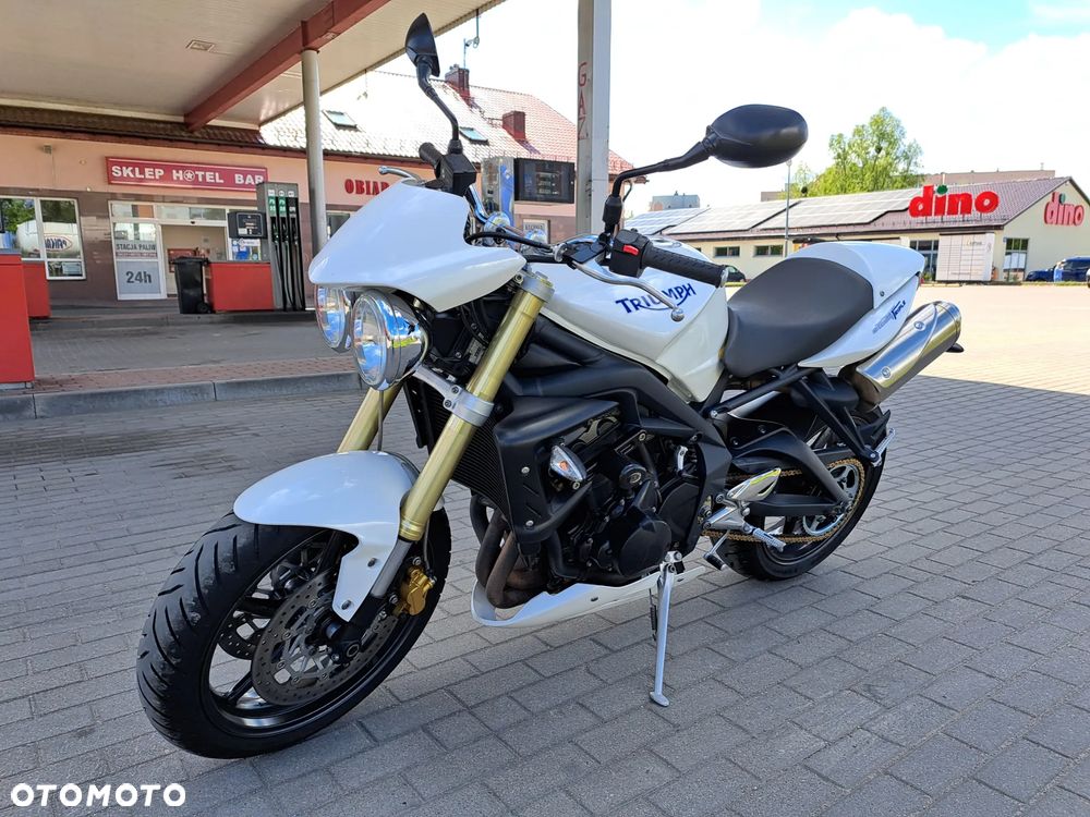 Triumph Street Triple - 1