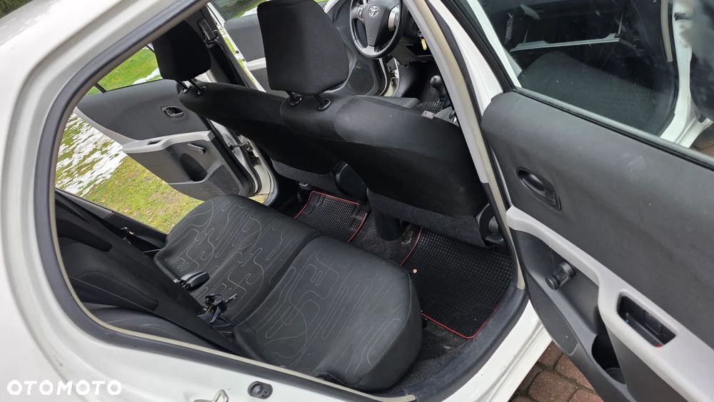 Toyota Yaris 1.0 VVT-i Cool - 34