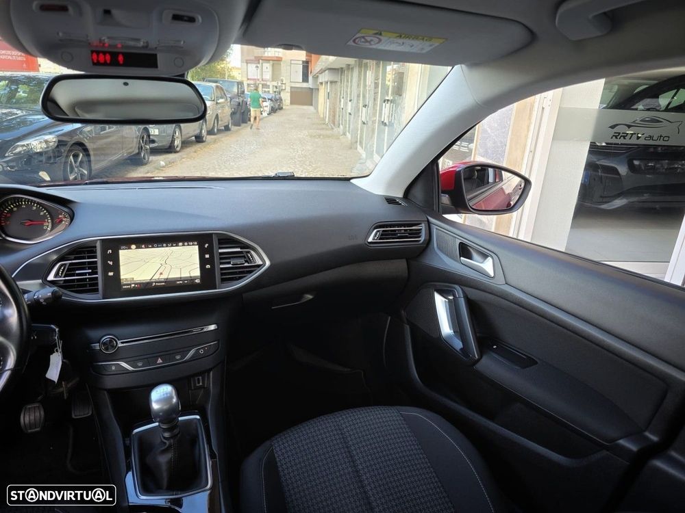 Peugeot 308 1.2 PureTech Active J17 - 12