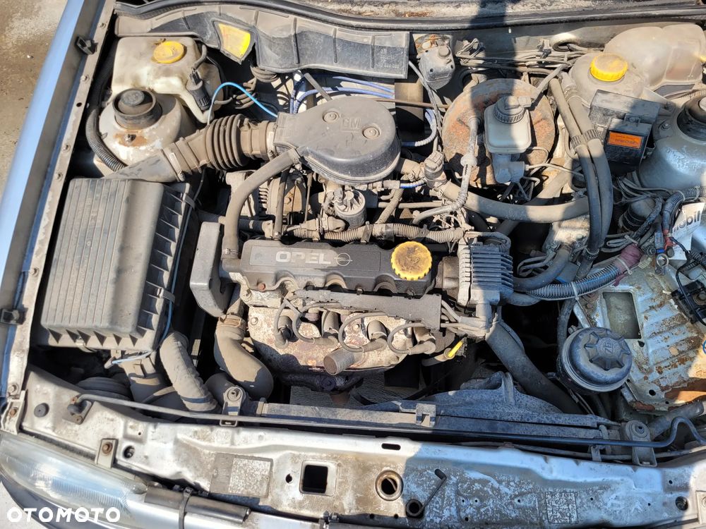 OPEL ASTRA F 1.6 8V silnik skrzynia sanki belka przód tył wahacz zacisk zwrotnica maglownica głowica wtrysk wtryski - 1
