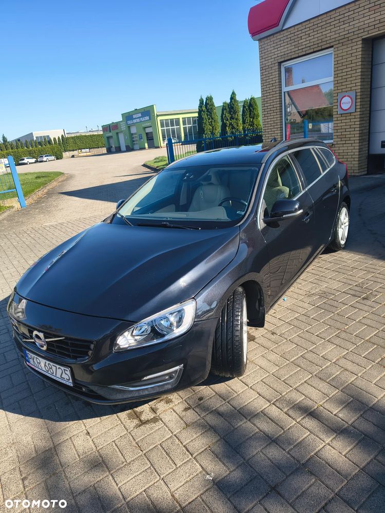 Volvo V60 2015 photo 2