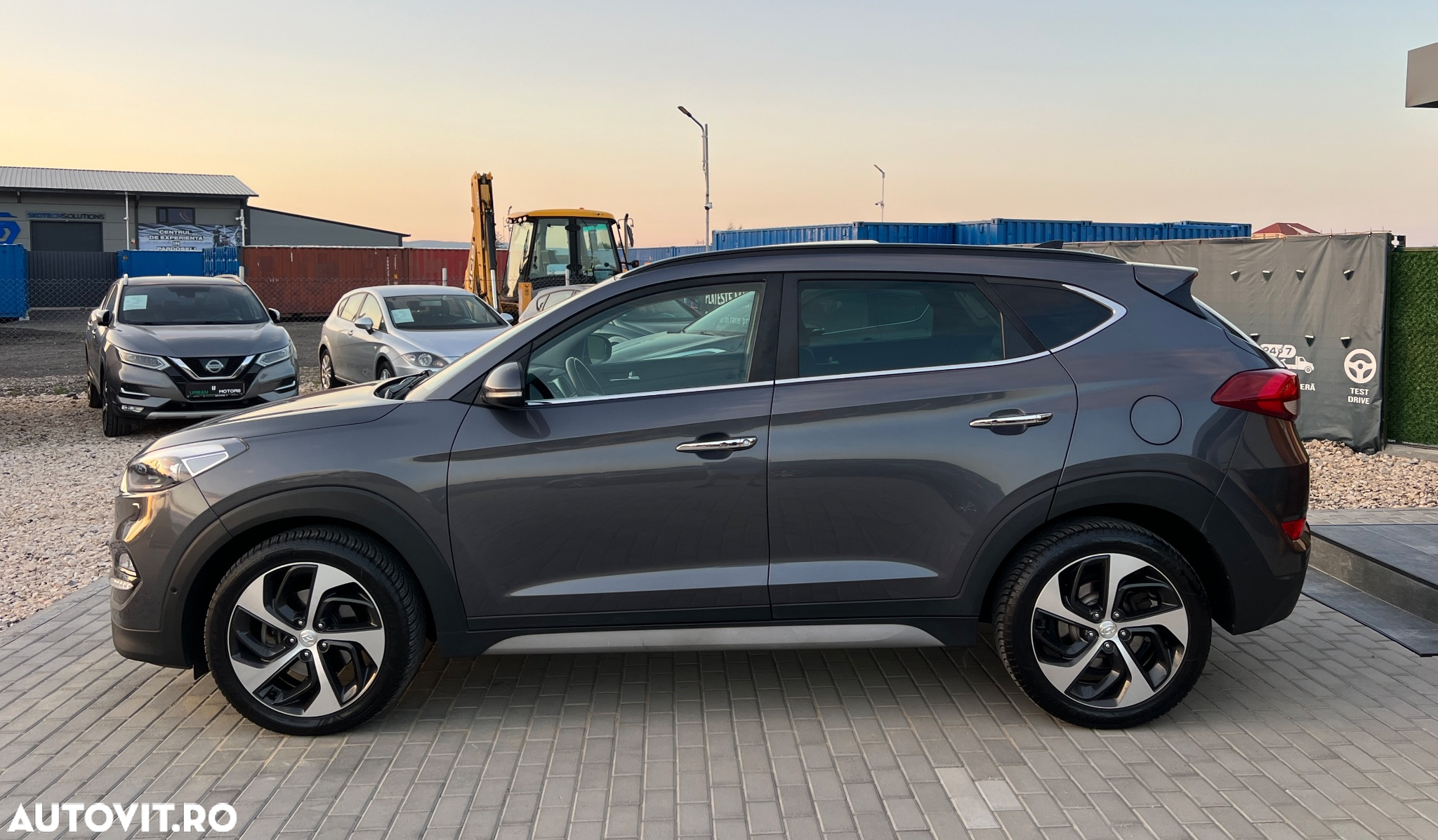 Hyundai Tucson 2.0 CRDI 4WD Automatik Premium - 12