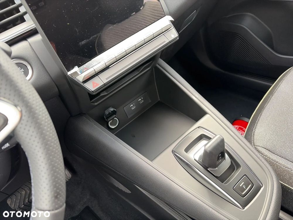 Mitsubishi Grandis - 15