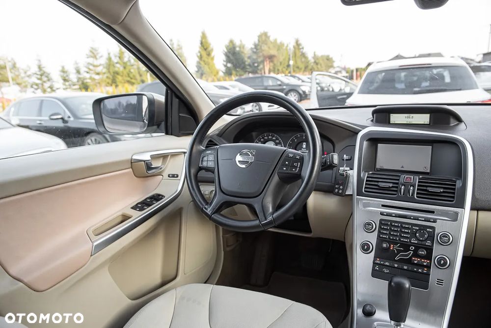Volvo XC 60 D5 AWD Kinetic - 24