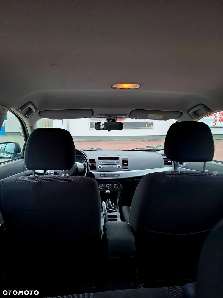 Mitsubishi Lancer 1.5 Inform - 10