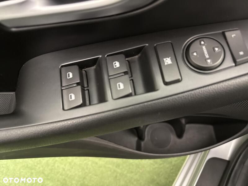 Hyundai i30 1.5 DPI Classic + - 12