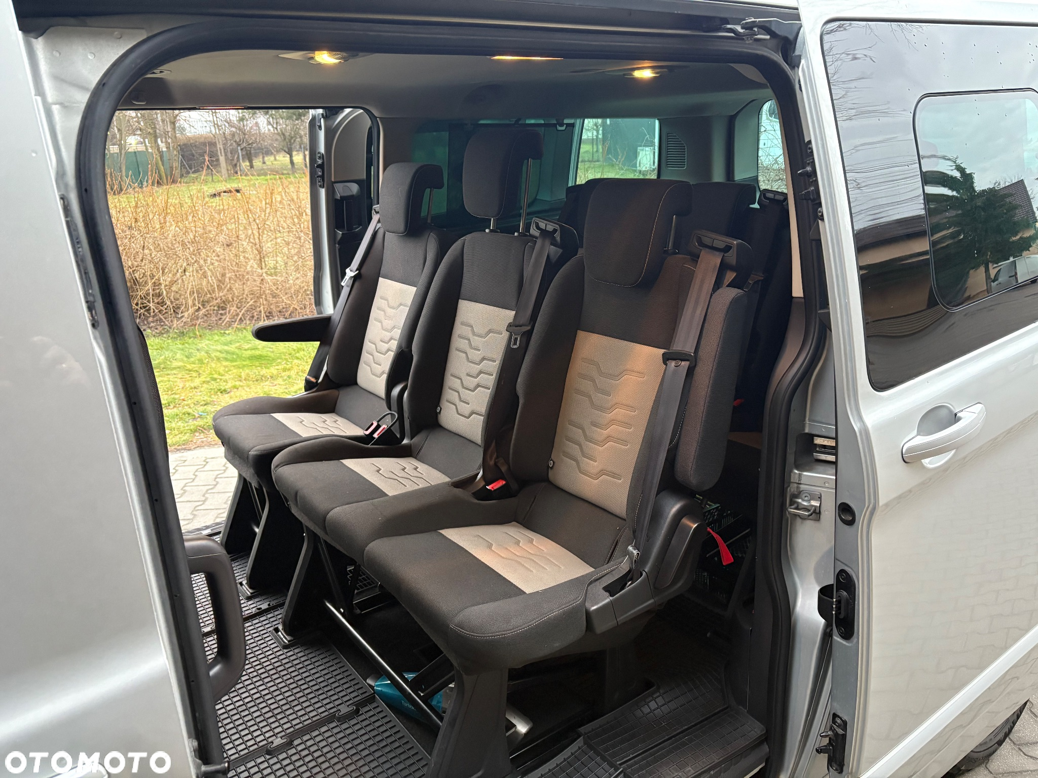 Ford Tourneo Custom - 9