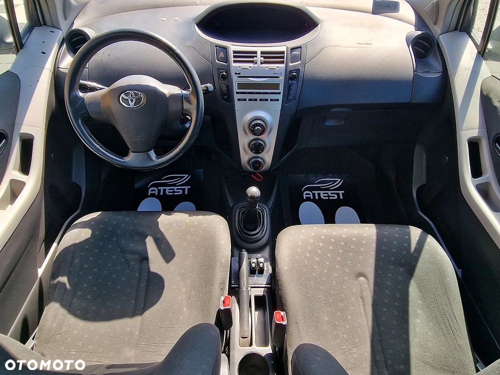 Toyota Yaris 1.0 VVT-i - 9