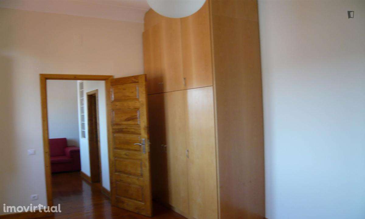 Quarto - localizado em  Coimbra - Grande imagem: 4/8