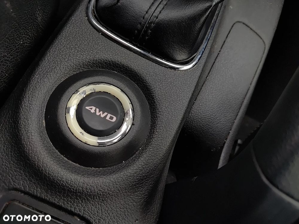 Mitsubishi Outlander 2.2 DI-D 4WD Plus - 22