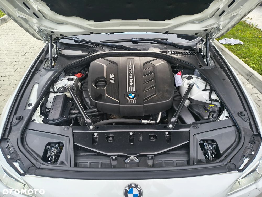 BMW Seria 5 525d xDrive Sport-Aut Luxury Line - 29
