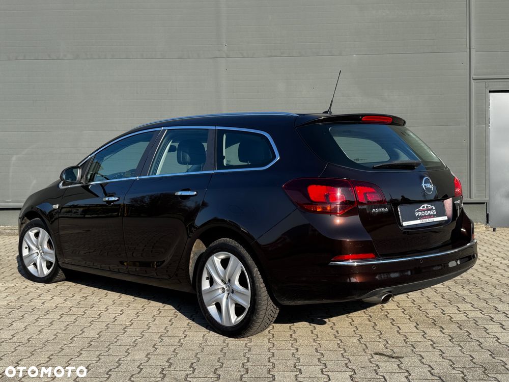 Opel Astra 1.4 Turbo Cosmo - 11