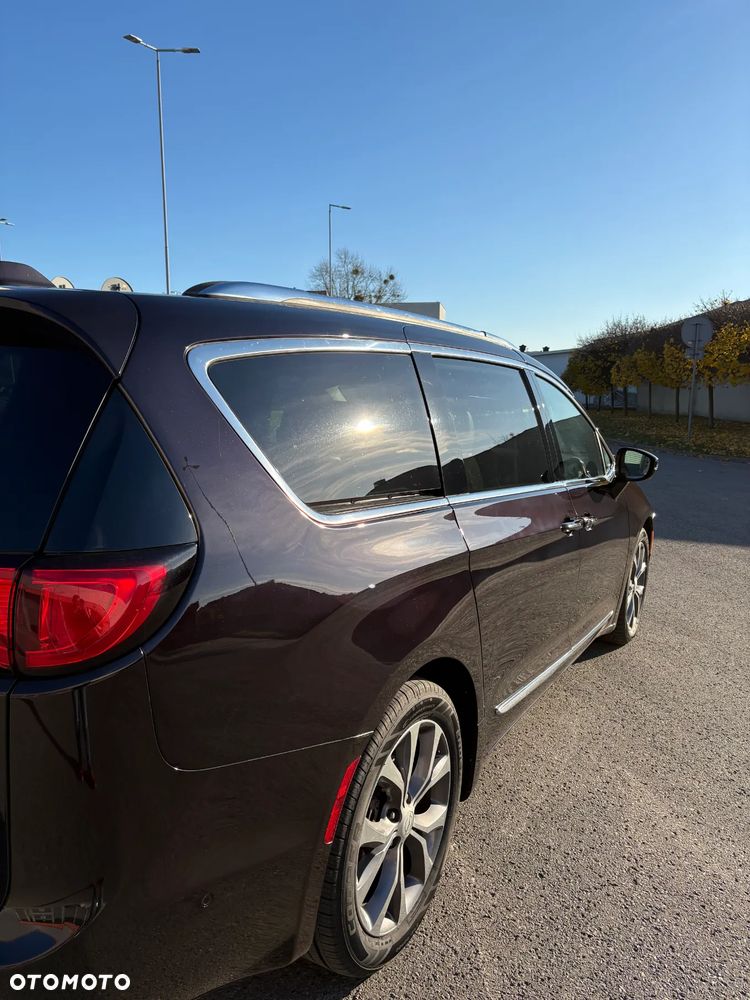 Chrysler Pacifica - 9